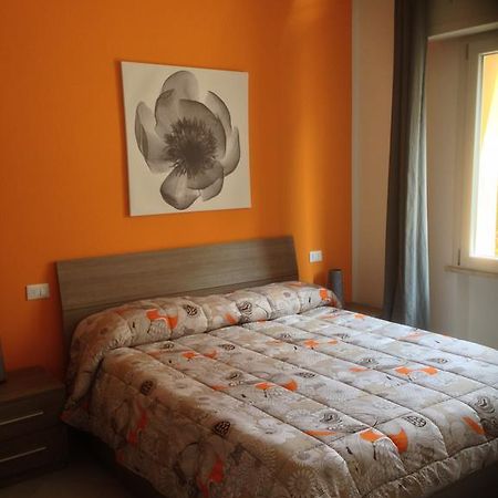 Perla Del Lago Rent Apartments Sirmione Room photo