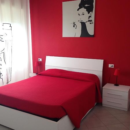 Perla Del Lago Rent Apartments Sirmione Exterior photo