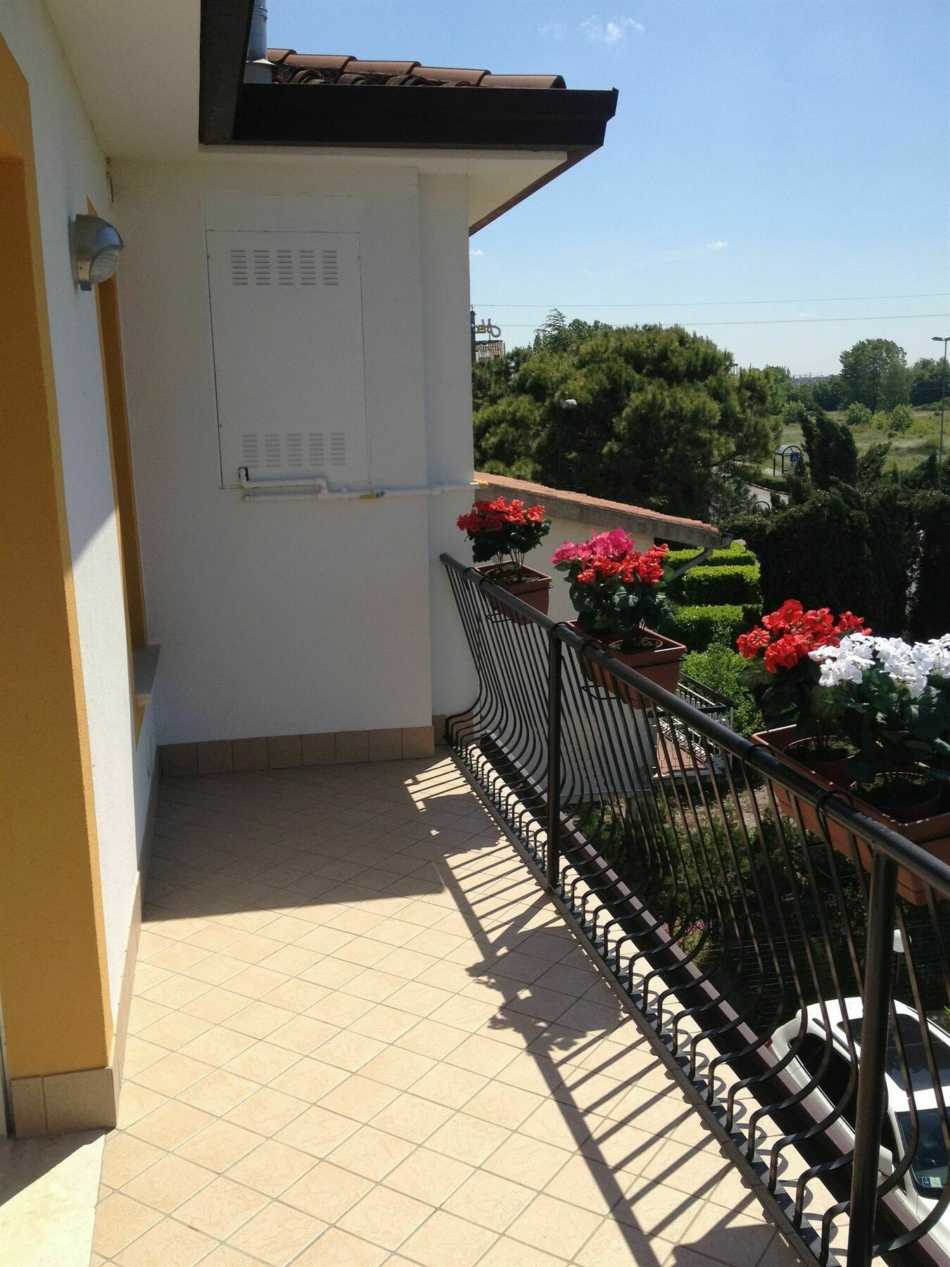 Perla Del Lago Rent Apartments Sirmione Exterior photo