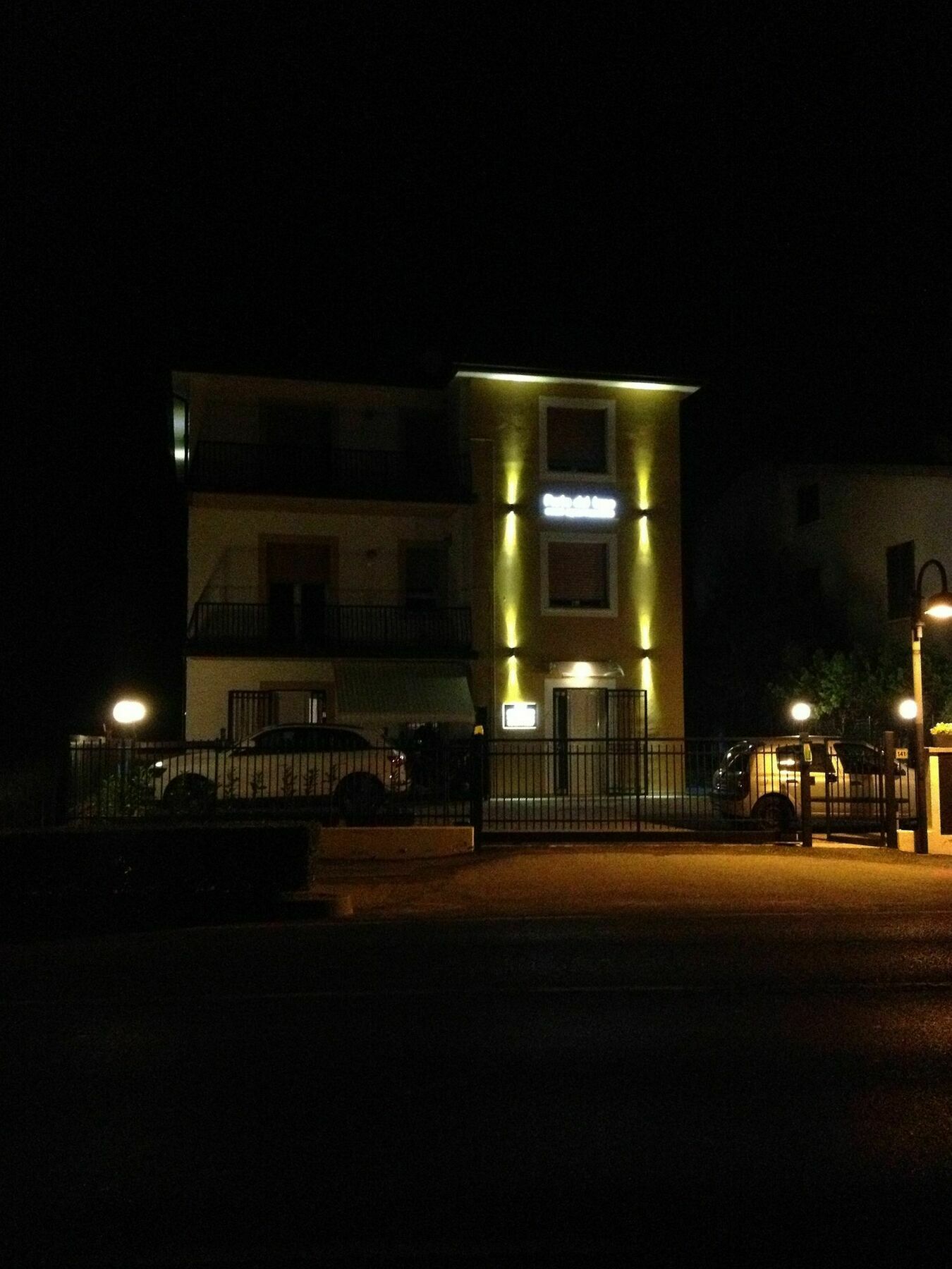 Perla Del Lago Rent Apartments Sirmione Exterior photo